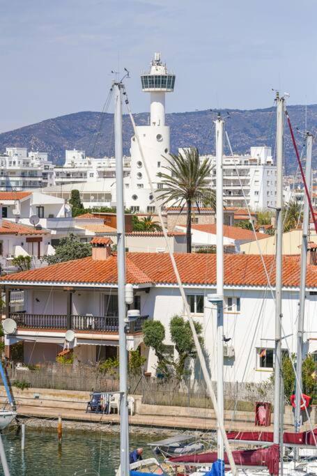 Magnifique Duplex, Vue Mer Et Canal By Welhomy Ampuriabrava Exterior foto